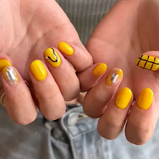 ネイル KARIN LANDHAKATAのネイルデザイン