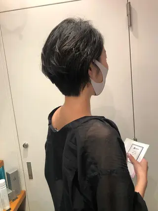 ショート パーマ MIOベージュカラー 柔らかいカラーのヘアスタイル