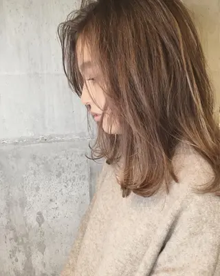 ミディアム カラー 髪質改善ｶﾗｰ ｹｱﾌﾞﾘｰﾁ/ﾀﾑのヘアスタイル