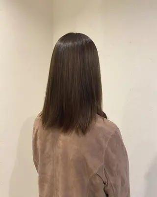 ミディアム カラー 佐々木 愛里のヘアスタイル