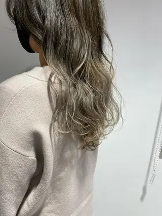 セミロング カラー 遠藤 愛莉のヘアスタイル