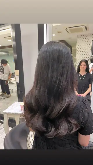 ロング パーマ コテ巻きパーマ 藤野佑成のヘアスタイル