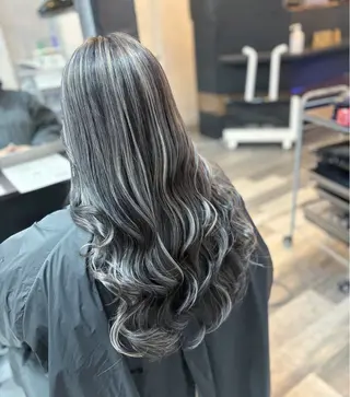 ロング 石井 綾乃のヘアスタイル