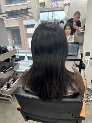 ミディアム LIV(リヴ) My (マイ)のヘアスタイル