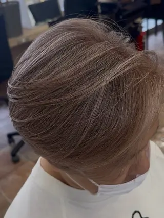 ショート カラー 白髪ぼかし☘️クセ 活かし🎈小倉🥇のヘアスタイル