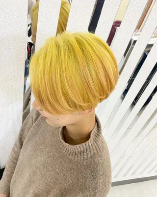 ショート カラー YURI ✨のヘアスタイル