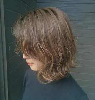 ミディアム カラー TRAN9UIL  graph所属・青木 みなのヘアスタイル