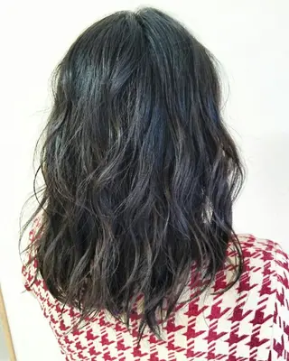 ミディアム セミロング 透明感ハイライト◎ 伊藤夏海のヘアスタイル