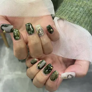 ネイル nailstudio eviz新宿店のネイルデザイン