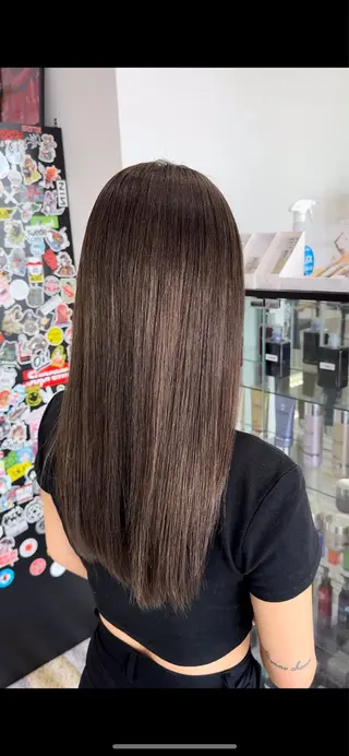 カラー 鈴木 ねねのヘアスタイル