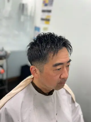 メンズ ゼロスバーバーショップ所属・パーマ特化 三浦楓雅のヘアスタイル