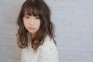 セミロング カラー パーマ 髪質改善、エクステ 山口卓哉のヘアスタイル