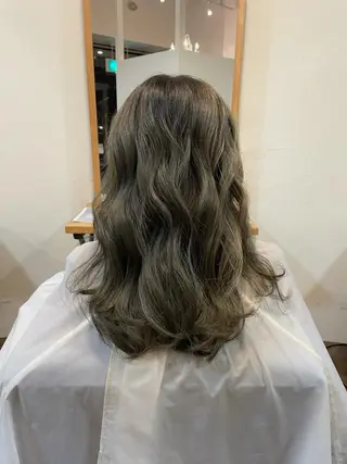 セミロング 香山 葵のヘアスタイル