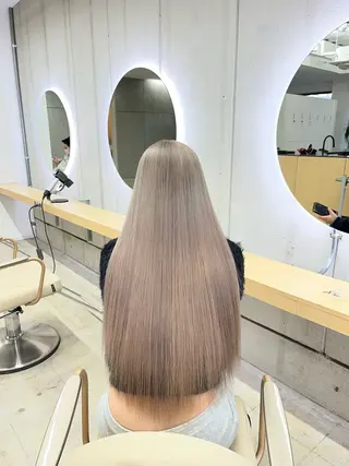 ロング sunny所属・HONOKA/ ハイトーン艶カラーのヘアスタイル