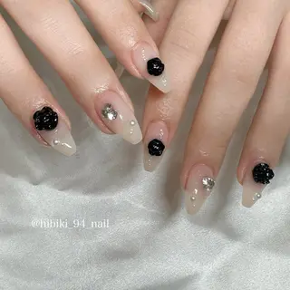 ネイル L'oeillet所属・L'oeillet HIBIKIのネイルデザイン