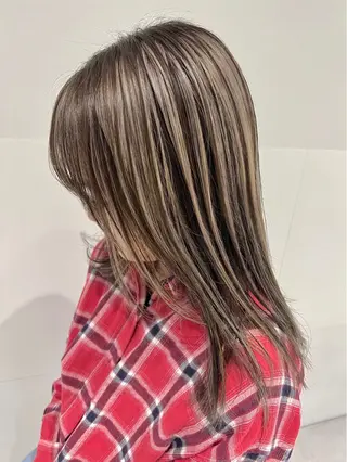 セミロング カラー 宮永 智香のヘアスタイル