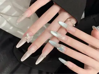 ネイル 石井 百合のネイルデザイン