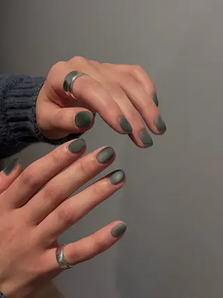 ショート 宮田 結晶のネイルデザイン