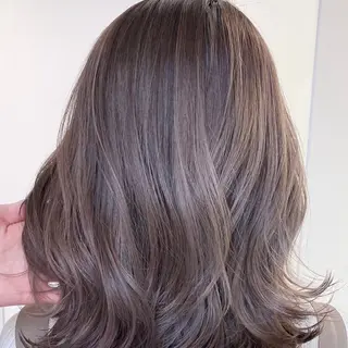 セミロング 透明感カラー❄️要 半個室×マンツーマンのヘアスタイル