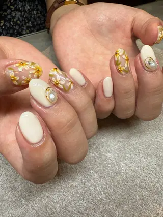 ネイル Apsaras putihのネイルデザイン