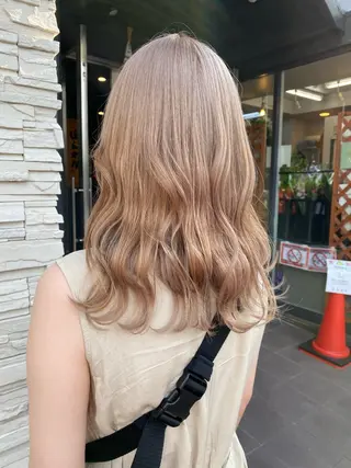 セミロング カラー 透明感カラーブリーチ 🌼シゲモトアヤ🌼のヘアスタイル