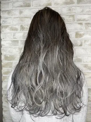 ロング カラー she2.shinjuku所属・takumi Hのヘアスタイル