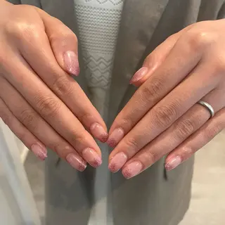 ネイル 𝑟𝑖𝑠𝑎 🕯‎🤍のネイルデザイン