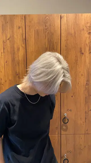 メンズ 透明感ブリーチ/ メンズパーマのヘアスタイル