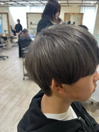 カラー メンズ ショートボブモデル縮 毛艶髪津田パーマのヘアスタイル