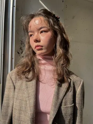 セミロング ✴︎UNU ✴︎モエカのヘアスタイル