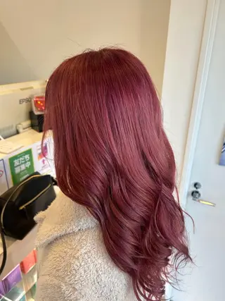 ロング カラー 岡田 詠のヘアスタイル