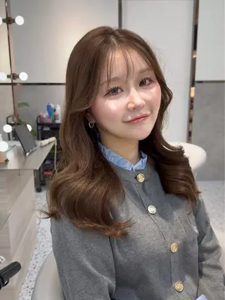 ロング 🎀透明感ブラウ ンshizuka🎀のヘアスタイル