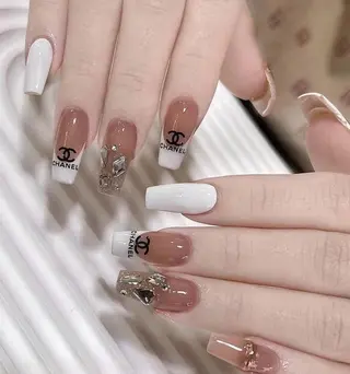 ネイル 西野 カナのネイルデザイン