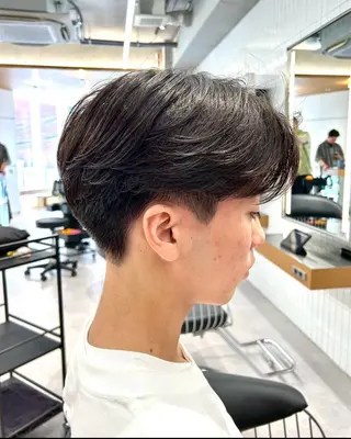 ショート パーマ メンズ nico TOKYO所属・ニュアンス/ センターパート/イノのヘアスタイル