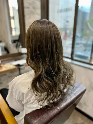 セミロング カラー 多賀 順平のヘアスタイル