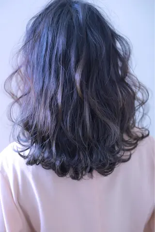 ミディアム 伊藤 裕貴のヘアスタイル