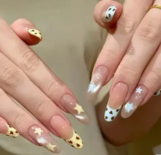 ネイル 高木 維麗絲のネイルデザイン