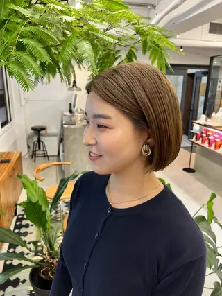 ミディアム INORI /フェイスレイヤーのヘアスタイル