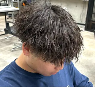 ショート パーマ メンズ era2d所属・マコト/心斎橋 メンズ専門店のヘアスタイル