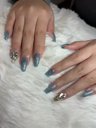 ネイル 黒須莉奈 IRYのネイルデザイン