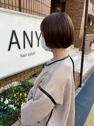 ショート カラー MIOベージュカラー 柔らかいカラーのヘアスタイル