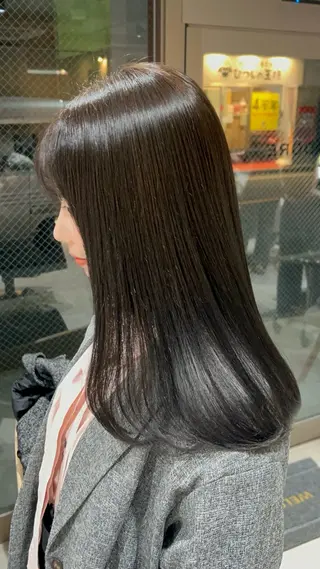 ミディアム カラー 赤みゼロ 🤎柔ベージュのヘアスタイル