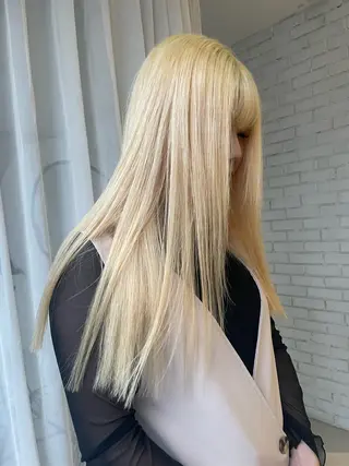 ロング カラー LUNTY NAMBA所属・艶ハイトーン👑♡ NATSUKIのヘアスタイル