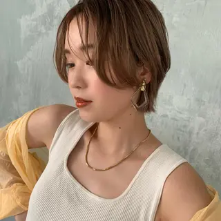 ショート カラー ノグチ ナツコのヘアスタイル