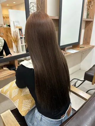 ロング カラー 室谷 ゆりあのヘアスタイル