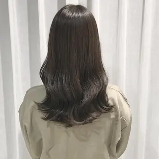 ミディアム CITY louwe 脇坂彩音のヘアスタイル