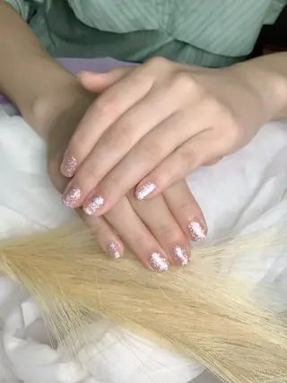 ネイル pink ladyサロン所属・べ にのネイルデザイン