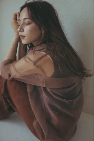 ロング カラー 小島 寧心のヘアスタイル