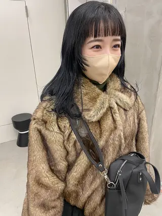 セミロング レディースカラー✨ urara渋谷のヘアスタイル