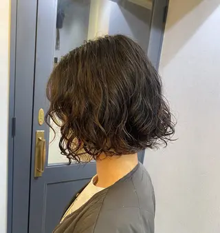 ミディアム 🖤🌀くるくる パーマ🌀🖤ayaのヘアスタイル